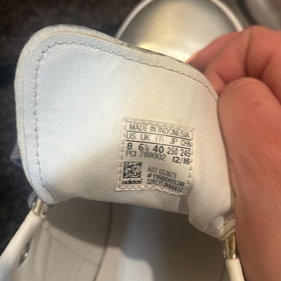 Adidas - Picture 3 of 5